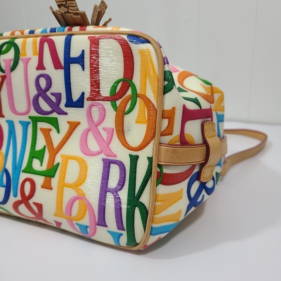 Dooney & Bourke Retro Grafica Drawstring Cinch Bucket Shoulder Sig Logo Bag - Picture 11 of 14